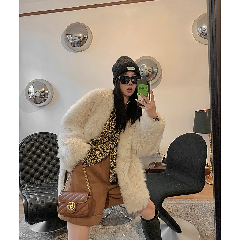 Minimalist Off-Shoulder Cocoon Coat – Effortless Elegance